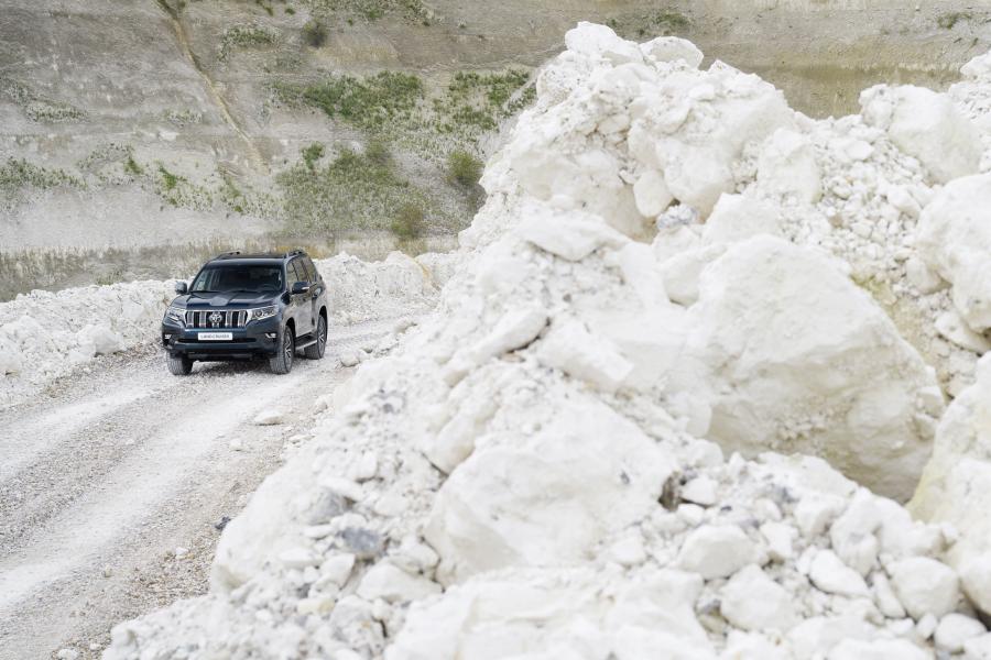  Toyota Land Cruiser Prado (150) 2017 года  (EU) (фото 39 из 50)